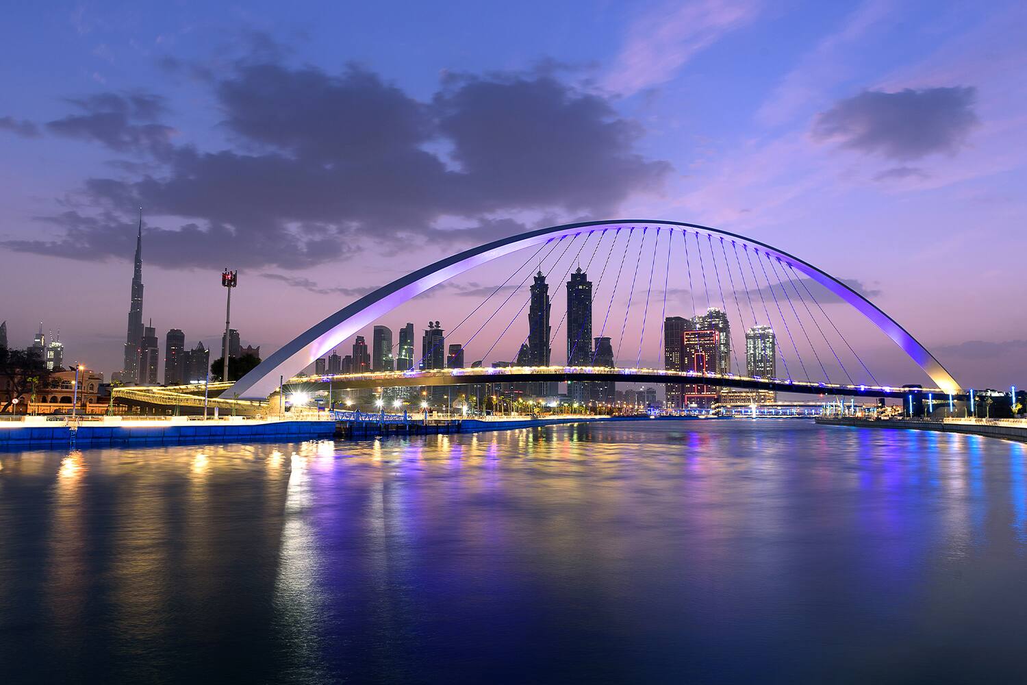 Business Bay — Water / city area context